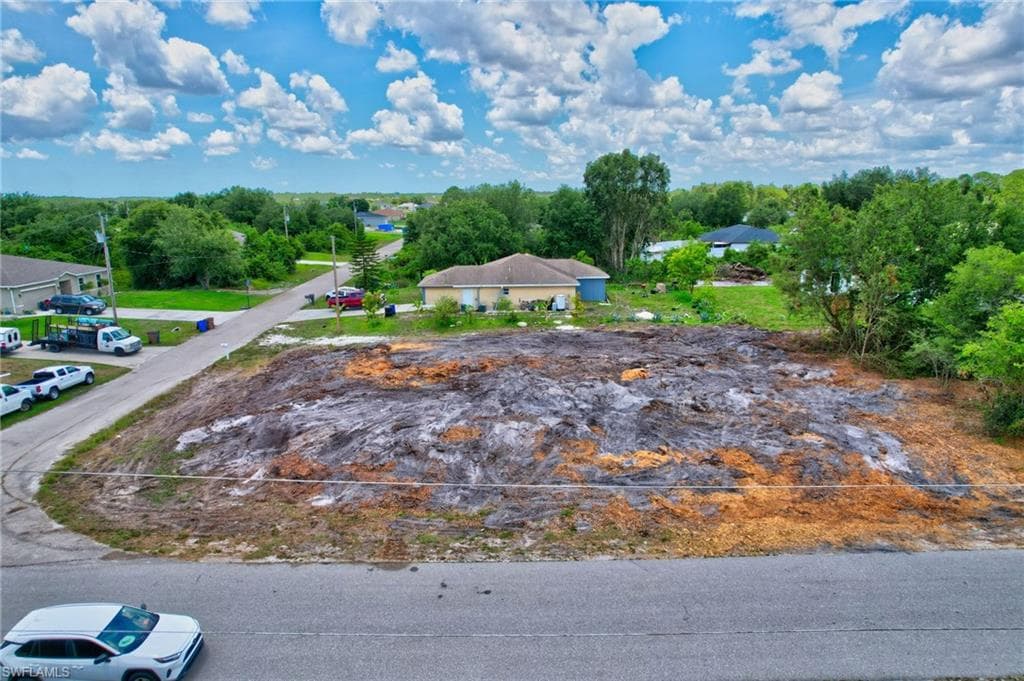 451 Rathburn ST-6