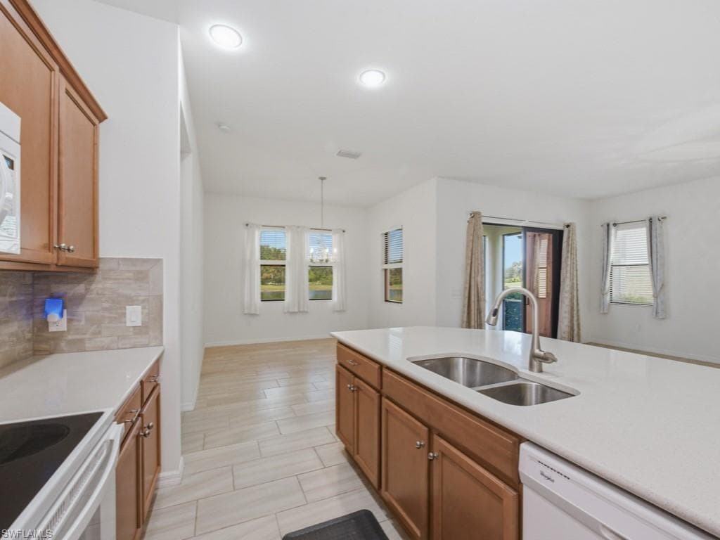 10646 Essex Square BLVD-5
