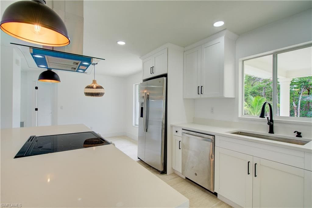 32 Fairview BLVD-6