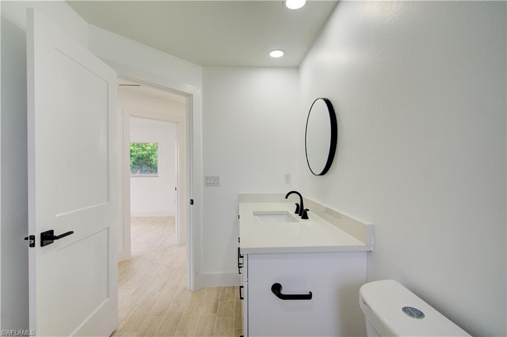 32 Fairview BLVD-13