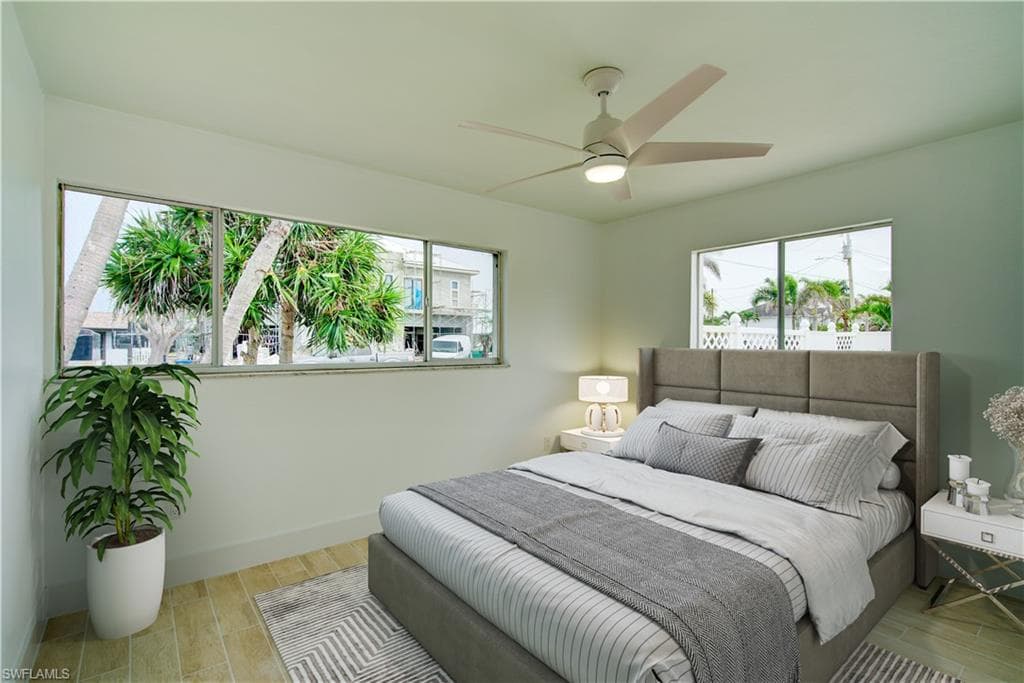 32 Fairview BLVD-16