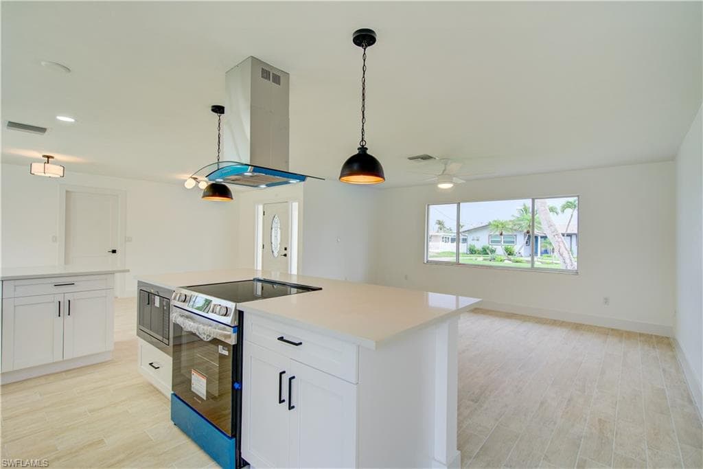 32 Fairview BLVD-7