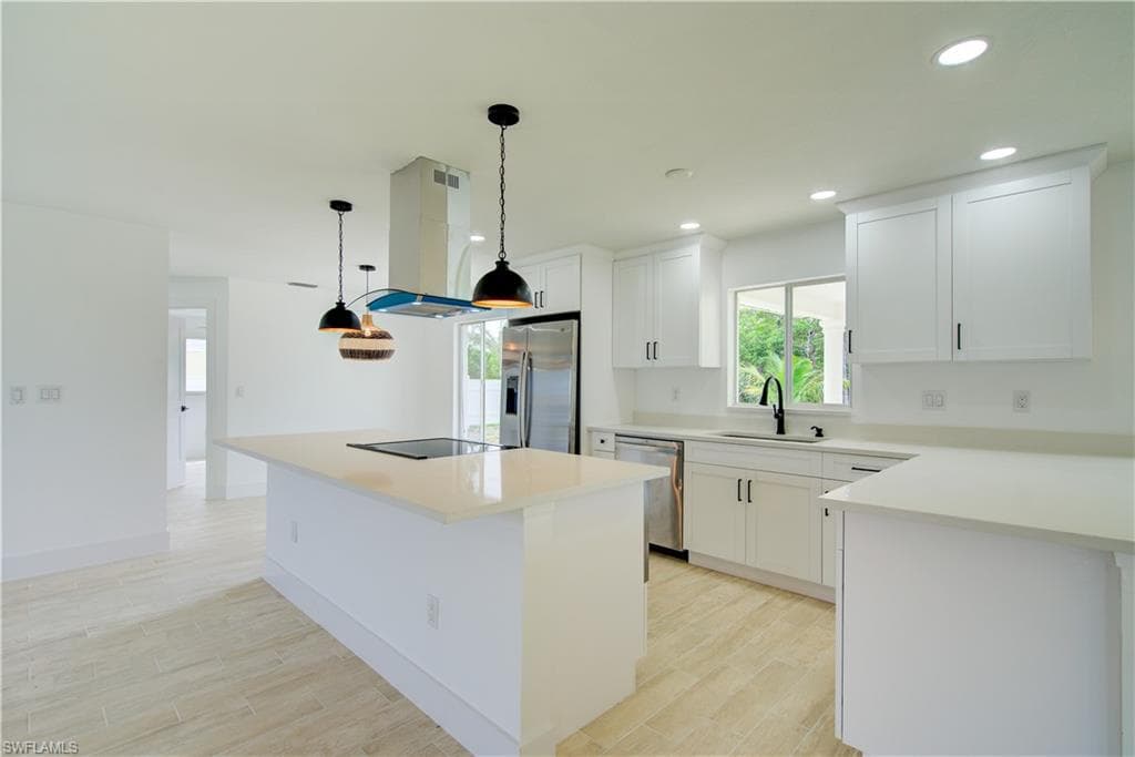 32 Fairview BLVD-3