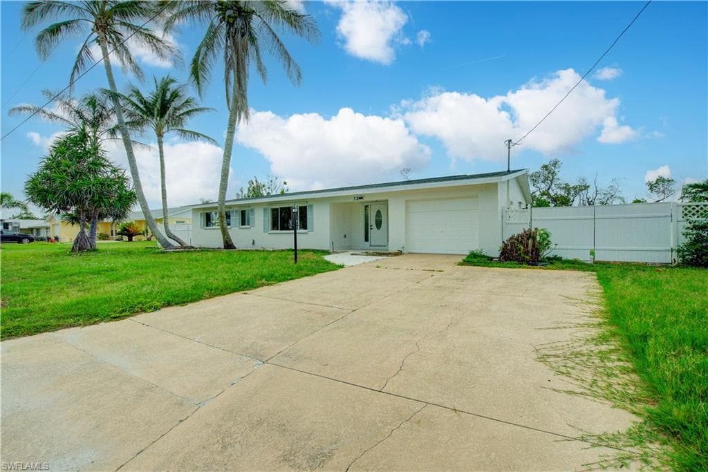 32 Fairview BLVD-32