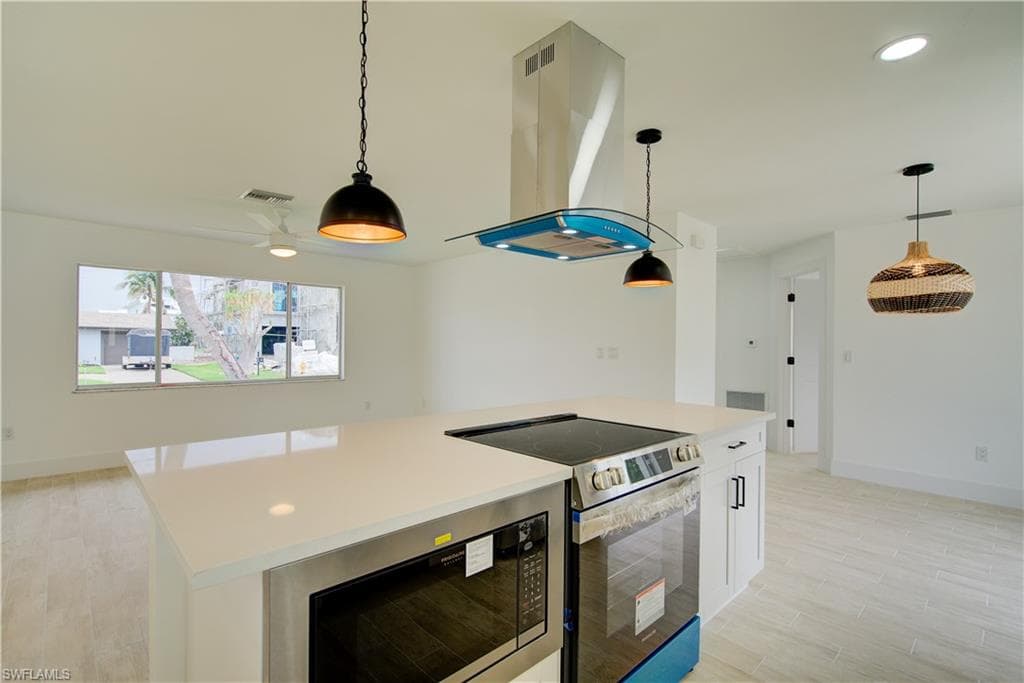 32 Fairview BLVD-5