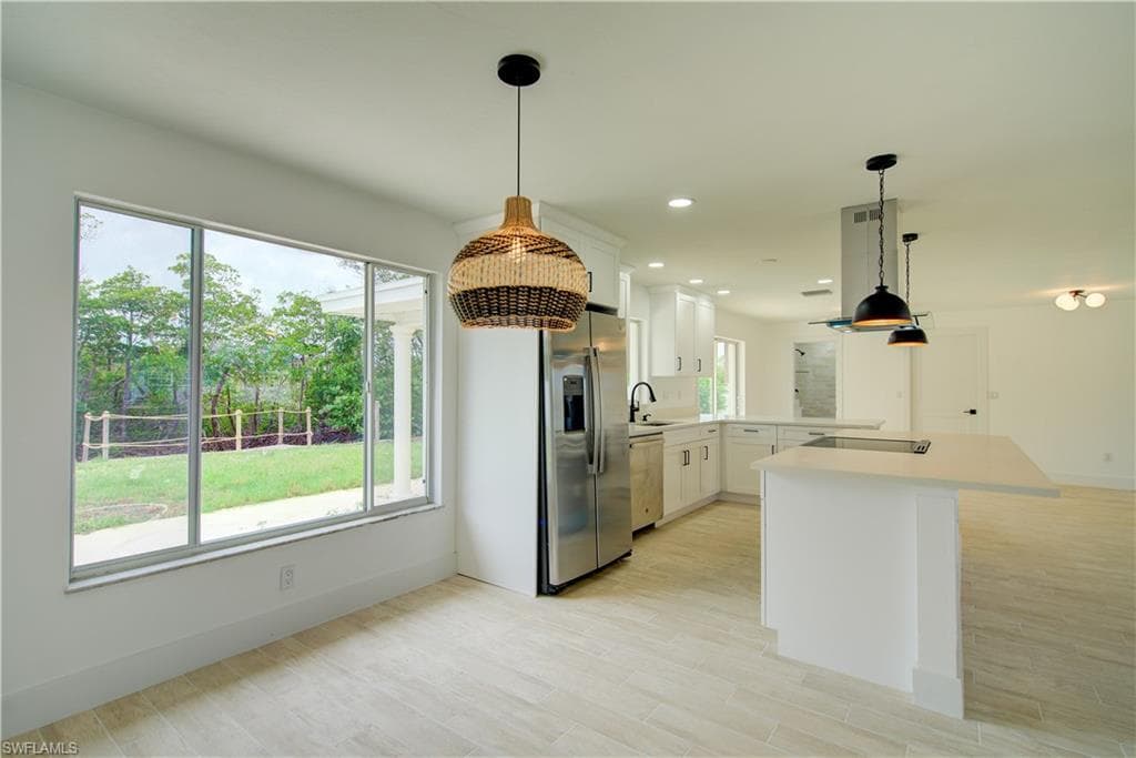 32 Fairview BLVD-9
