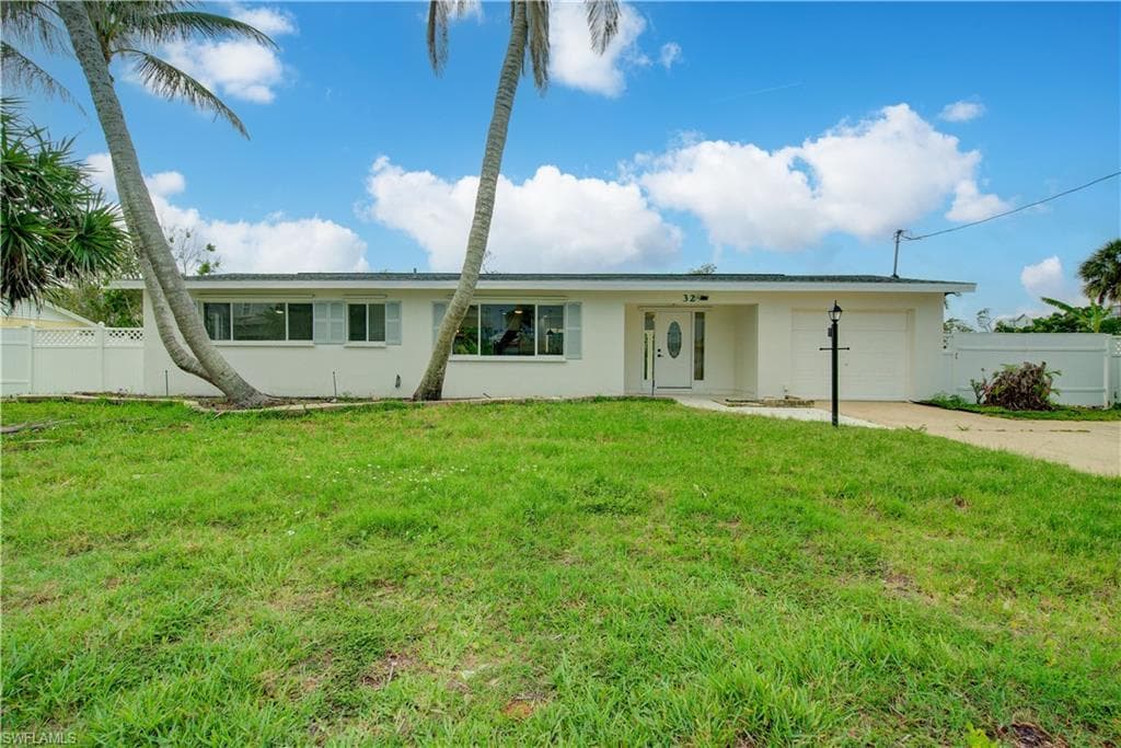 32 Fairview BLVD-30