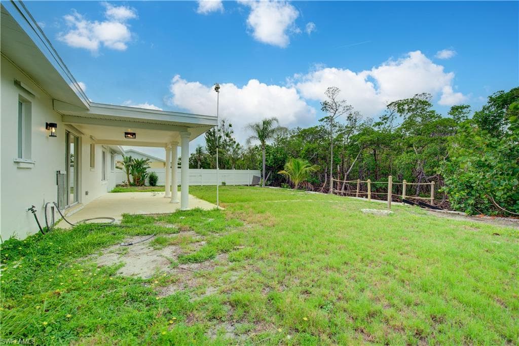 32 Fairview BLVD-34