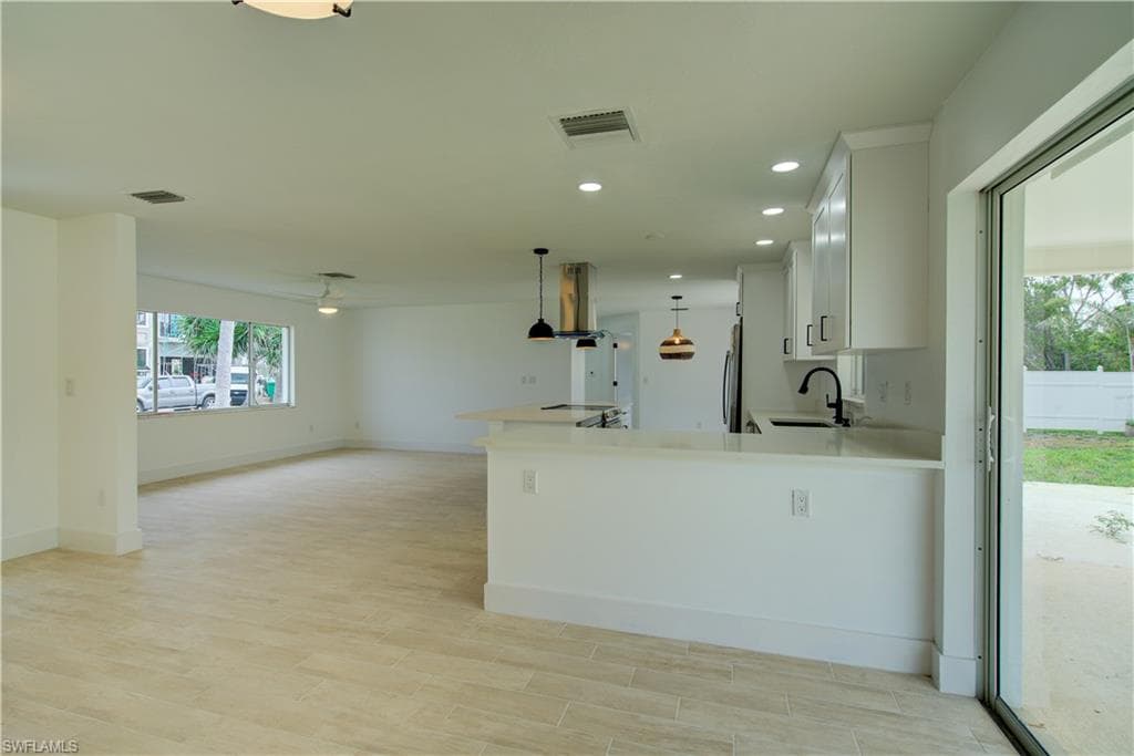 32 Fairview BLVD-10