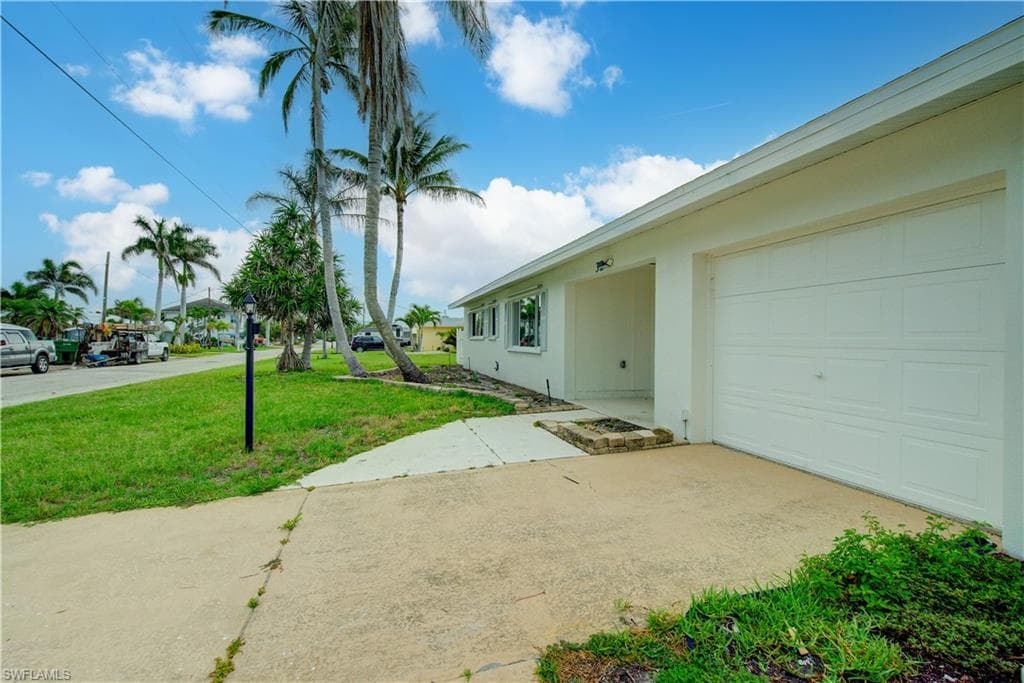 32 Fairview BLVD-33