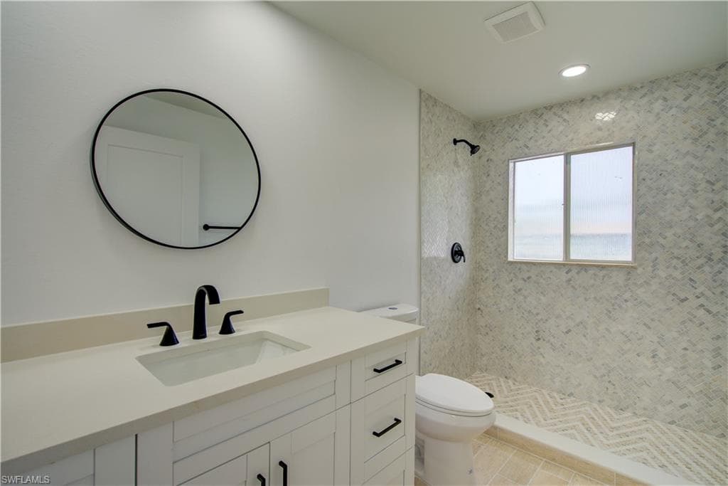 32 Fairview BLVD-14