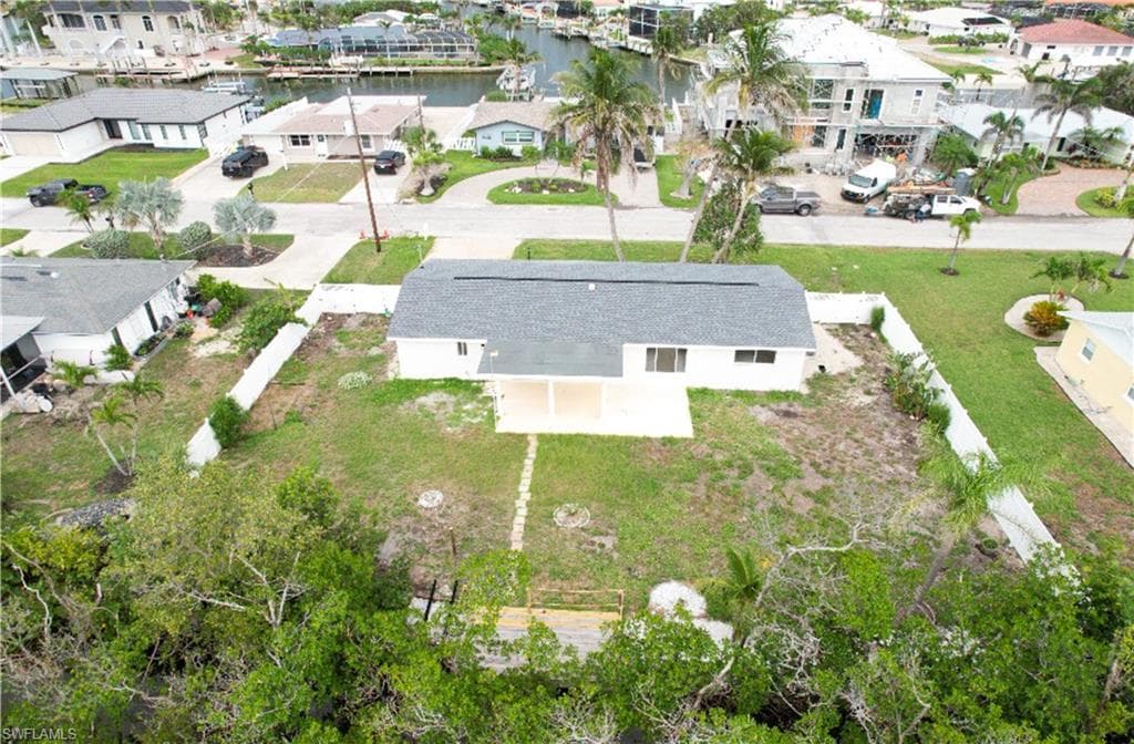 32 Fairview BLVD-45