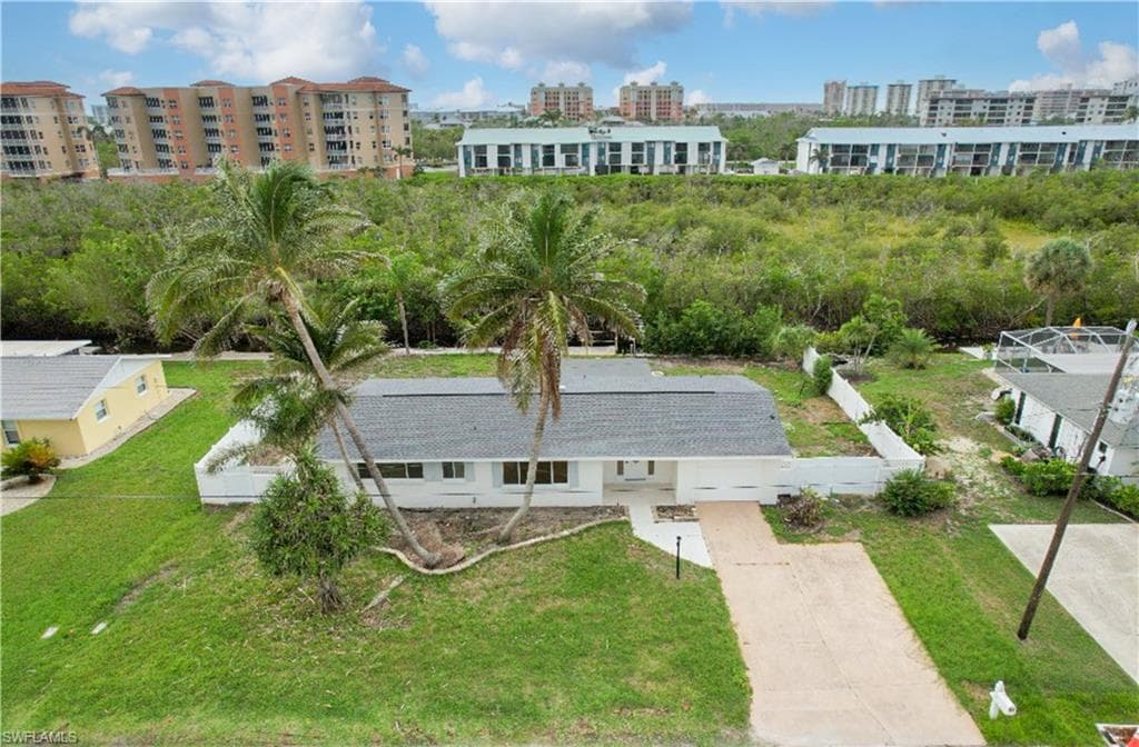 32 Fairview BLVD-37