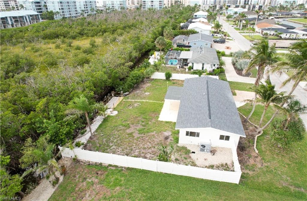 32 Fairview BLVD-48