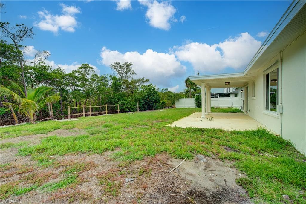 32 Fairview BLVD-40