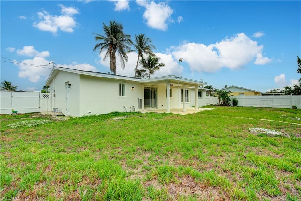 32 Fairview BLVD-29