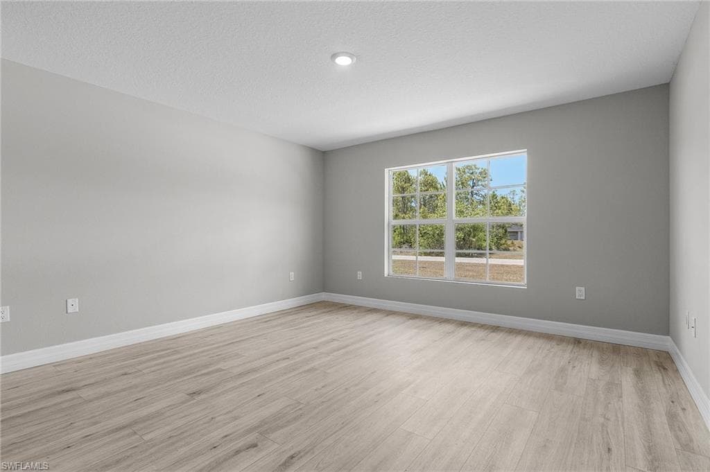 337 Woodburn DR-13