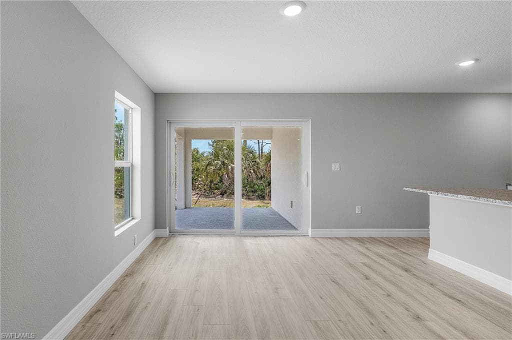 337 Woodburn DR-12