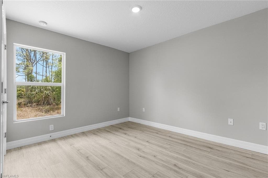 337 Woodburn DR-18