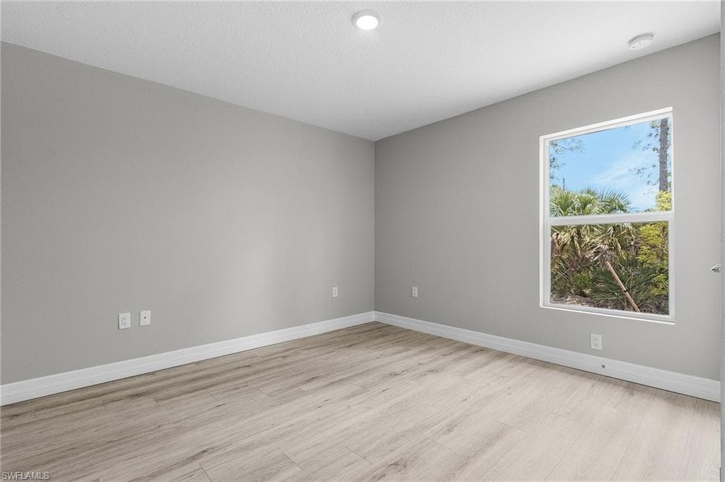 337 Woodburn DR-19