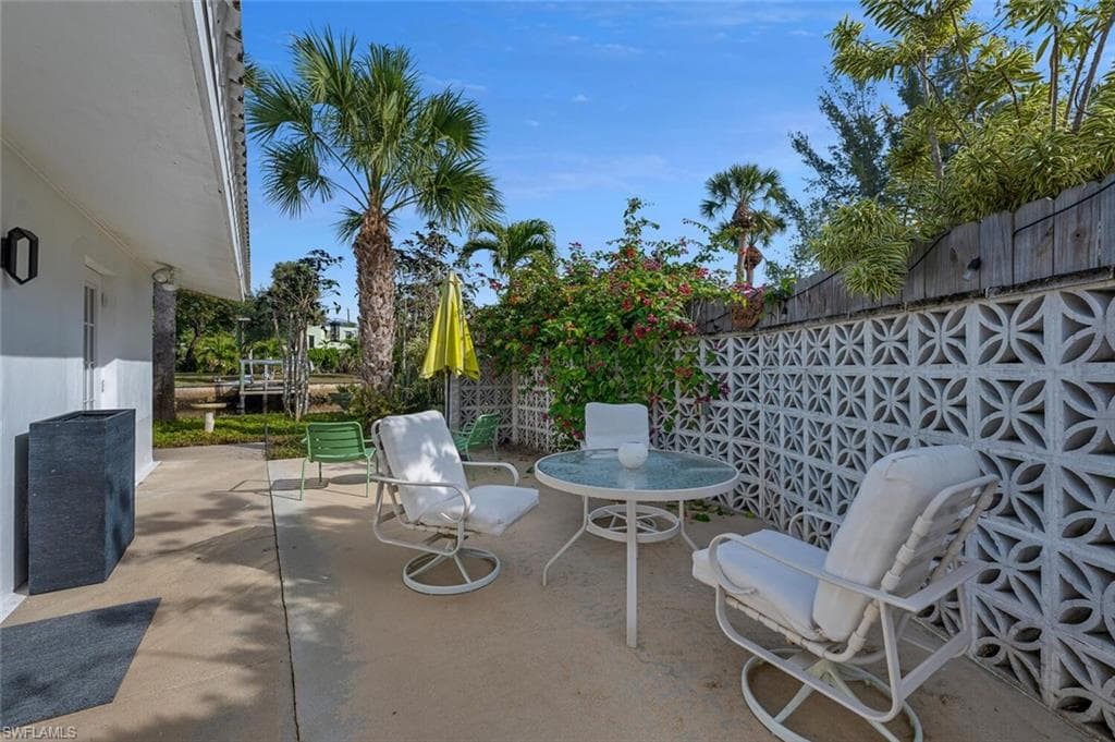 1483 Bembury DR-13