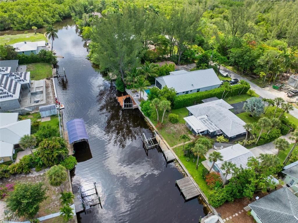 1483 Bembury DR-16