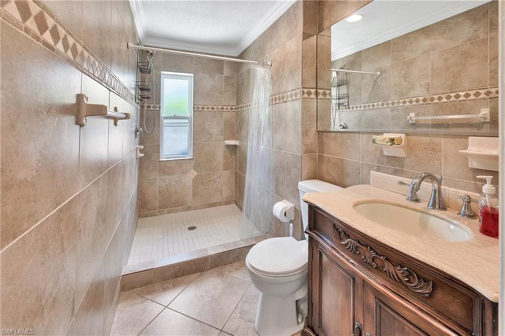 639 Pompano DR-7