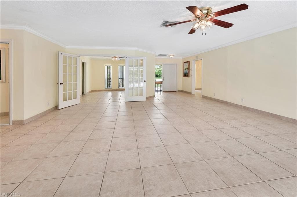 639 Pompano DR-36
