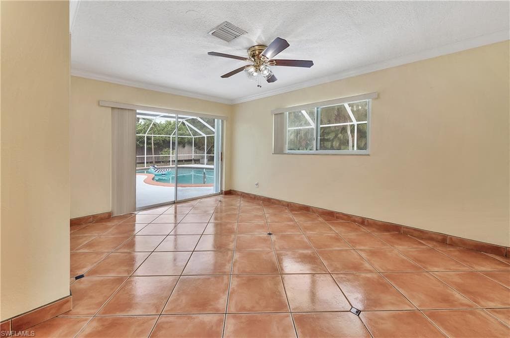 639 Pompano DR-28
