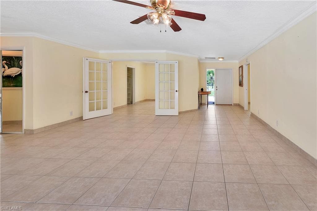 639 Pompano DR-9