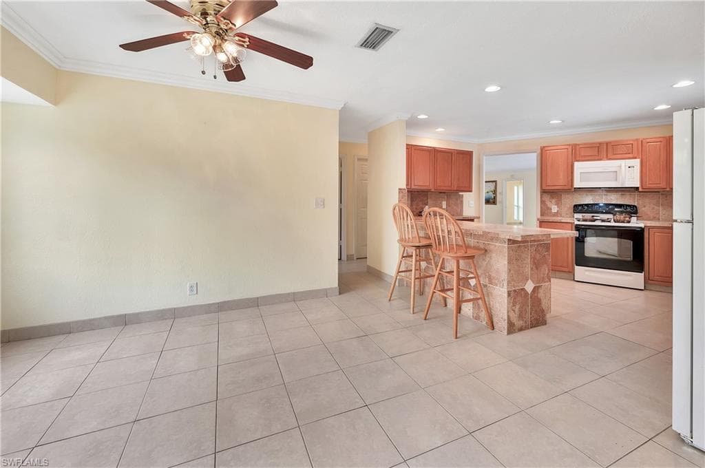 639 Pompano DR-30