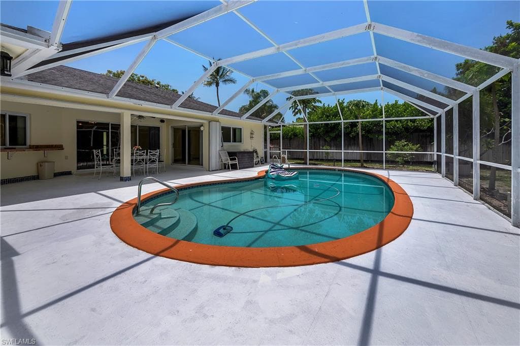 639 Pompano DR-34