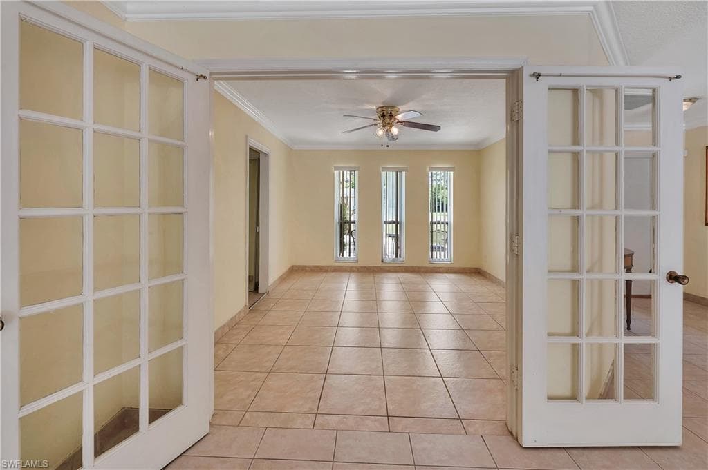 639 Pompano DR-8