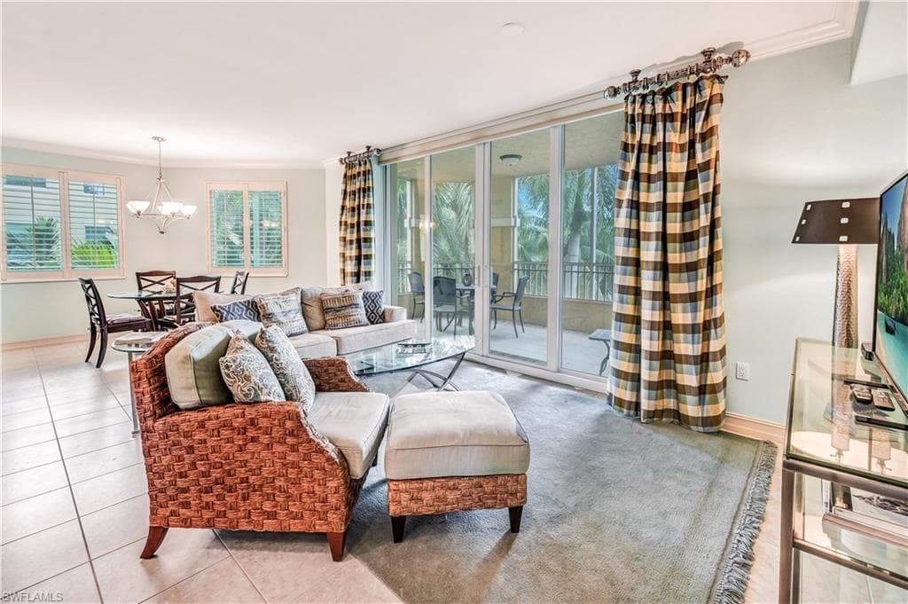 2748 Tiburon BLVD E C-301-7