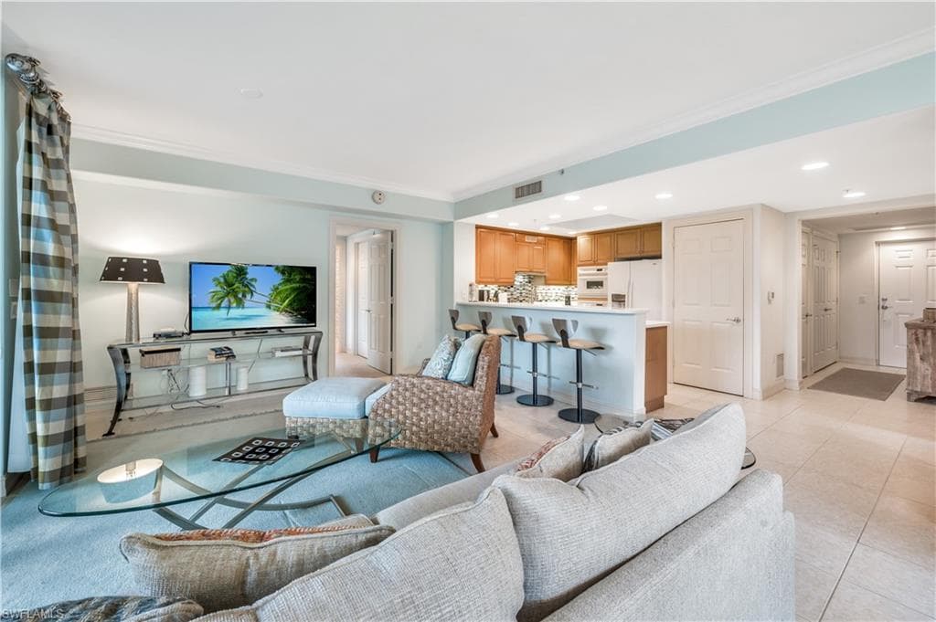 2748 Tiburon BLVD E C-301-5