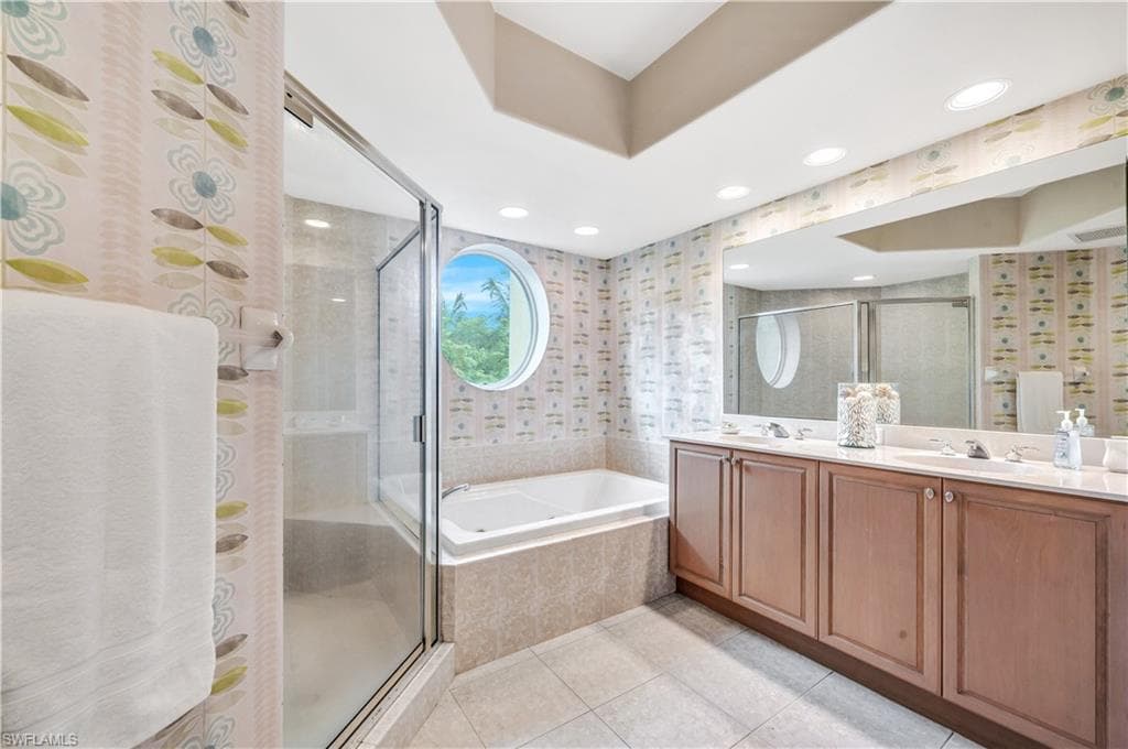 2748 Tiburon BLVD E C-301-20