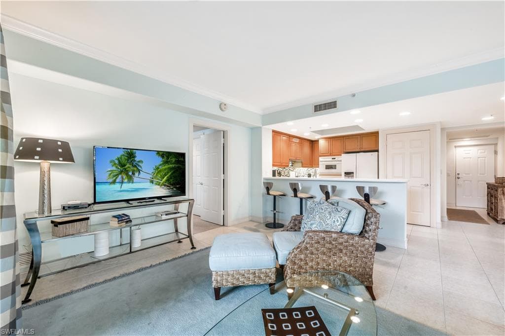 2748 Tiburon BLVD E C-301-10