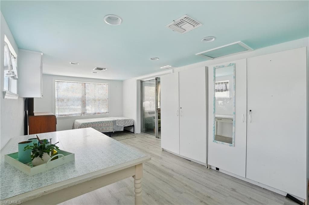 4011 Coconut CIR S-17