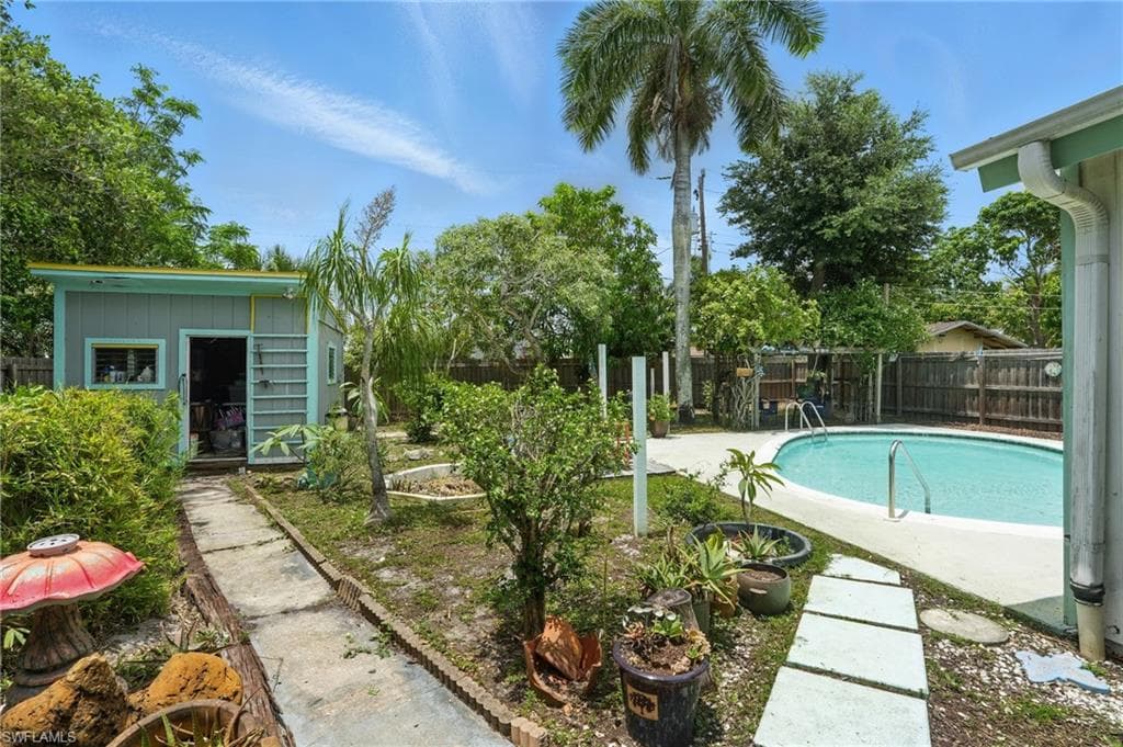 4011 Coconut CIR S-28