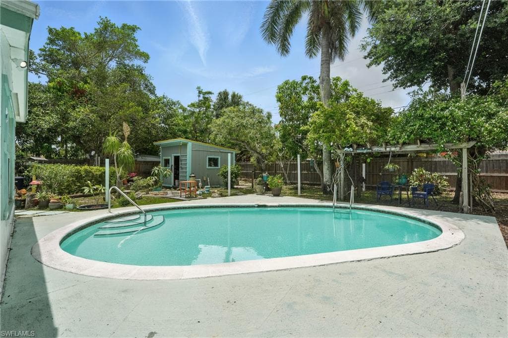 4011 Coconut CIR S-29