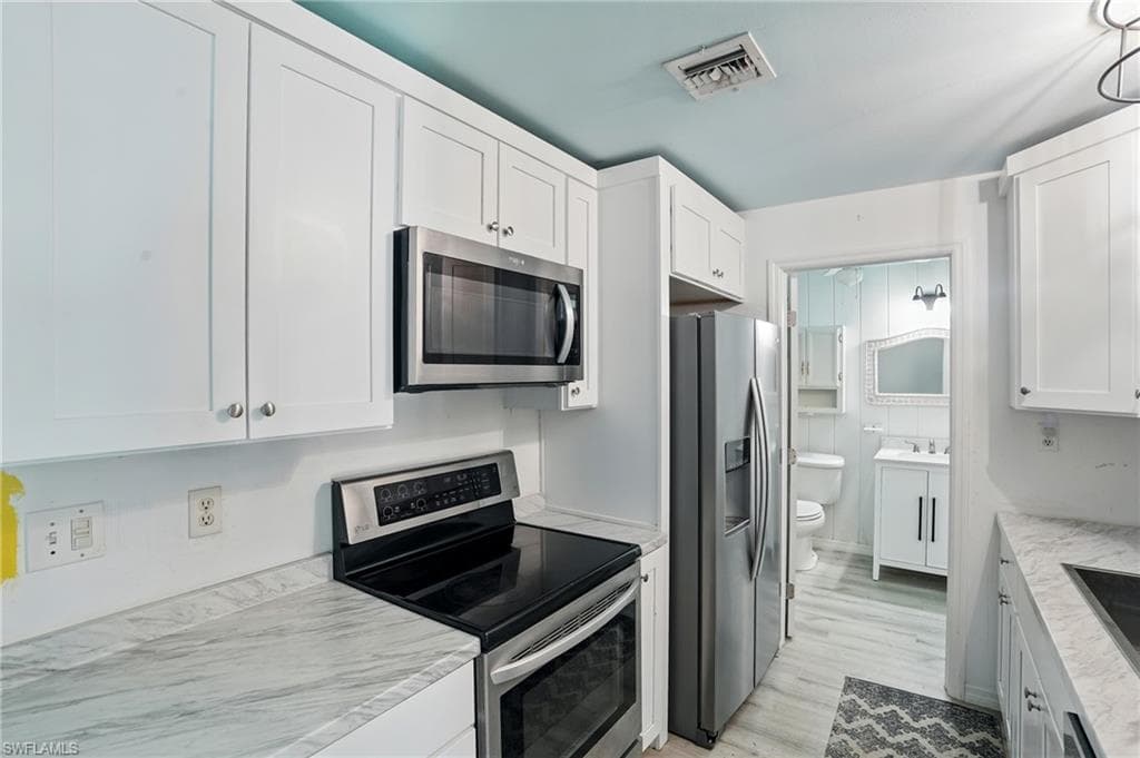 4011 Coconut CIR S-8