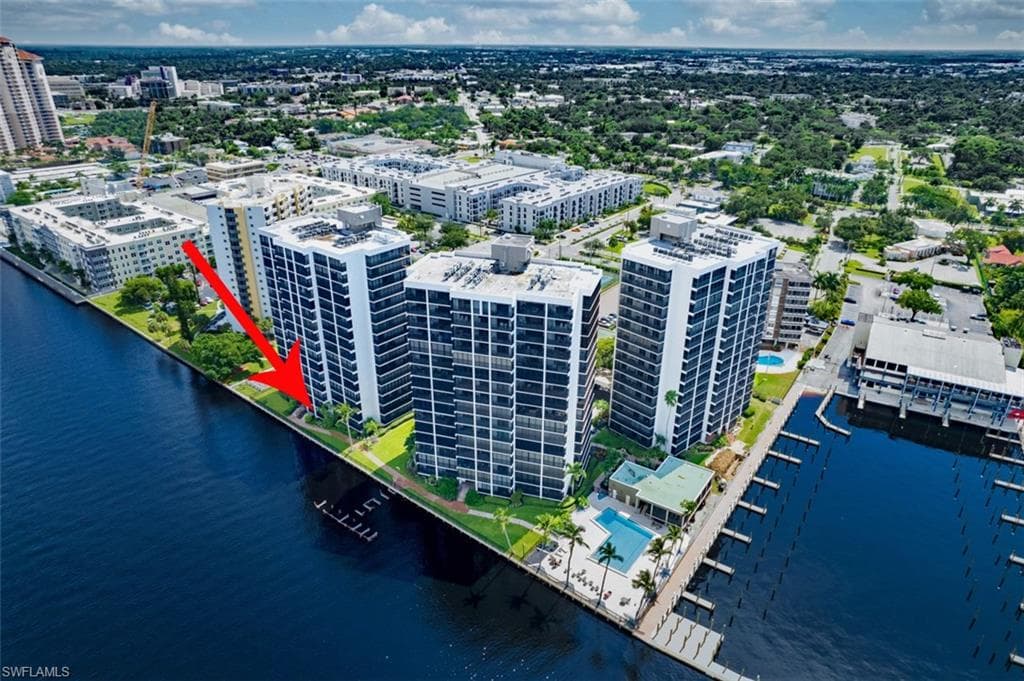 1900 Virginia AVE 102-1
