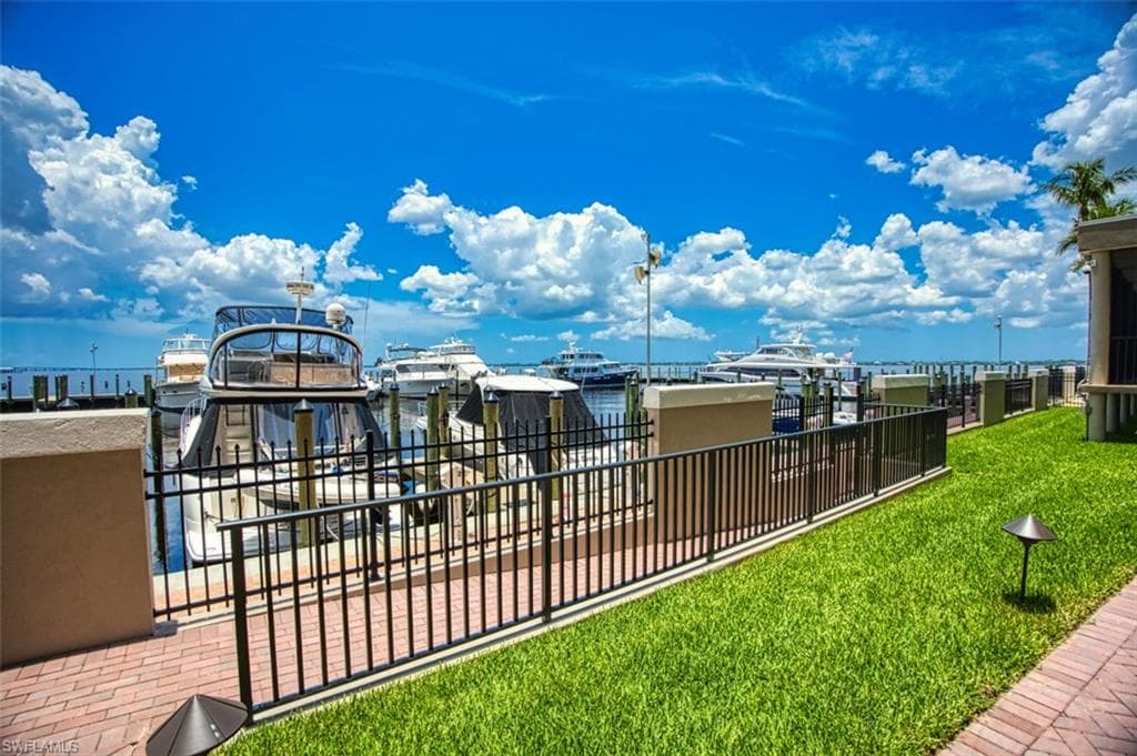 1900 Virginia AVE 102-41