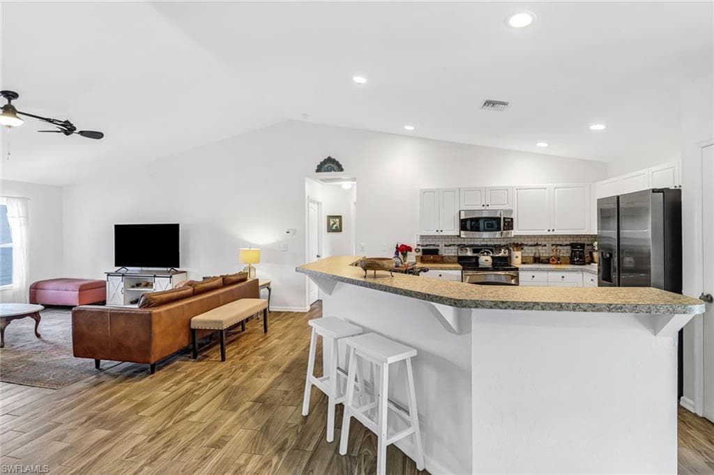6104 Holt CT-6