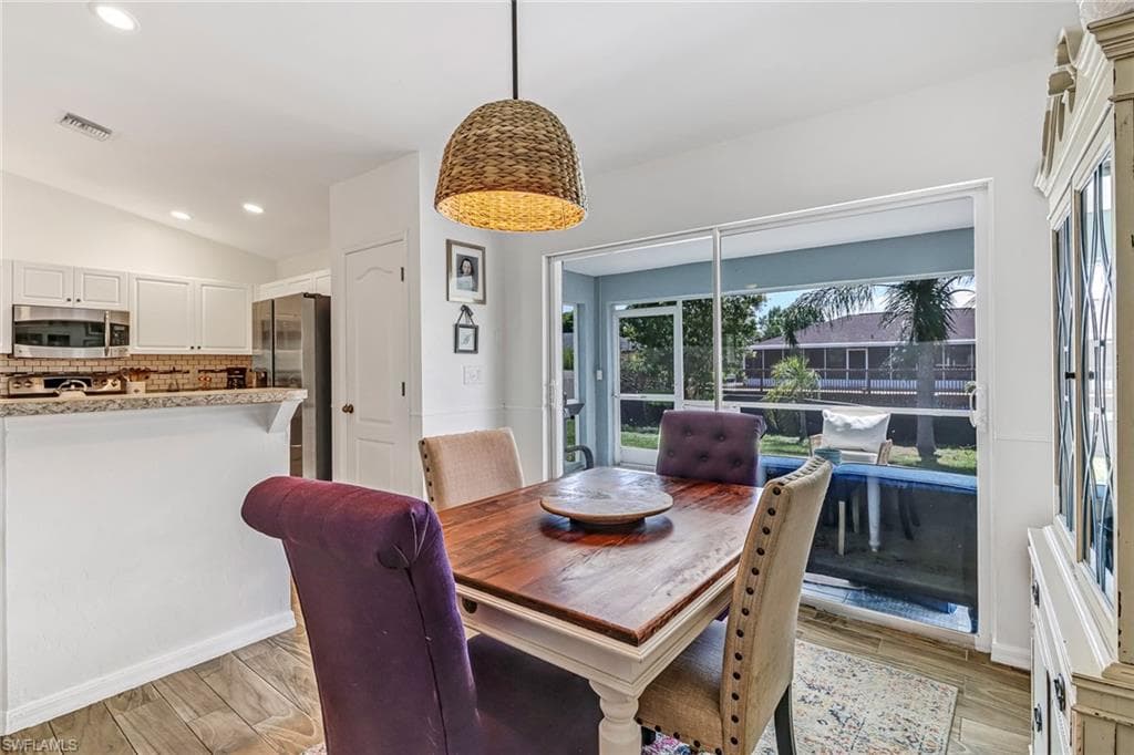 6104 Holt CT-7
