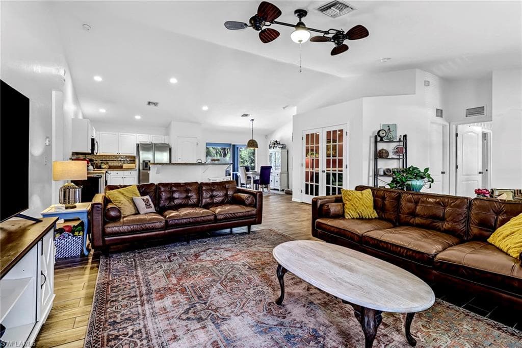 6104 Holt CT-5