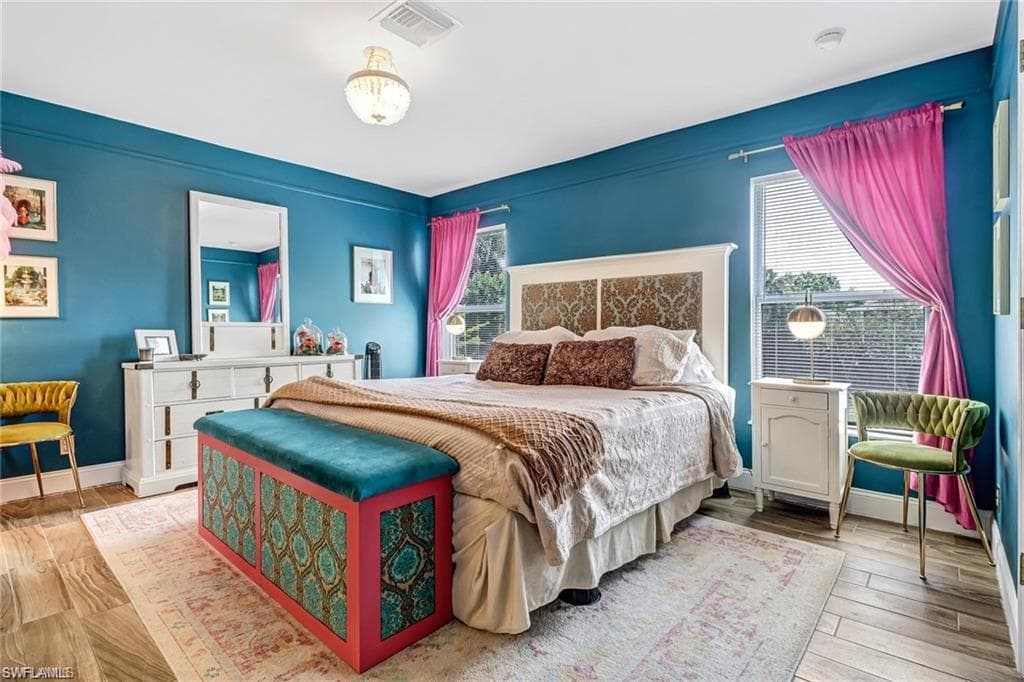 6104 Holt CT-8