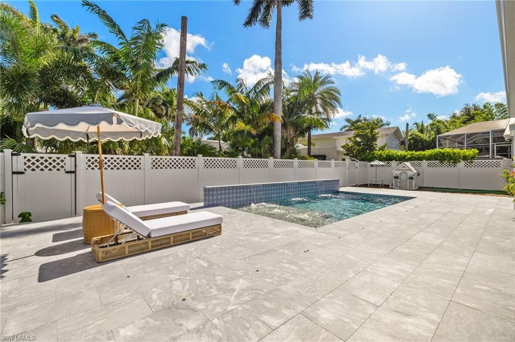 1219 Osceola DR-32