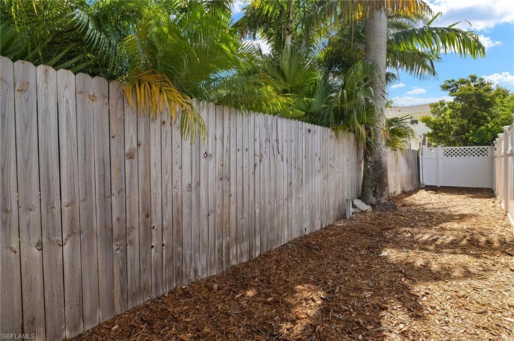 1219 Osceola DR-33