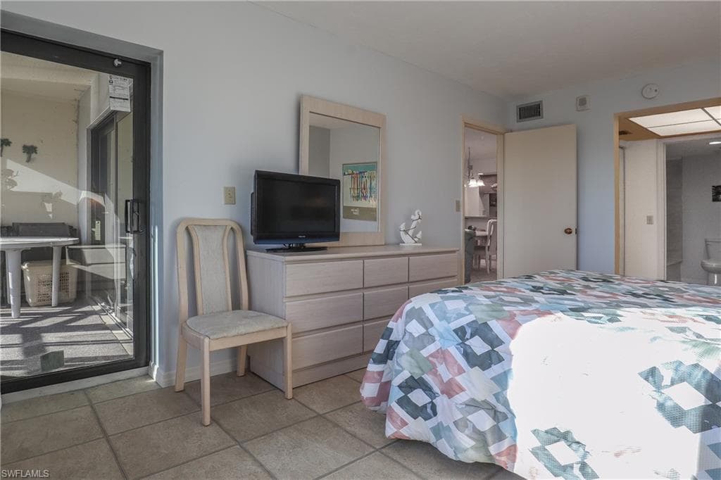 4265 Bay Beach LN 524-17